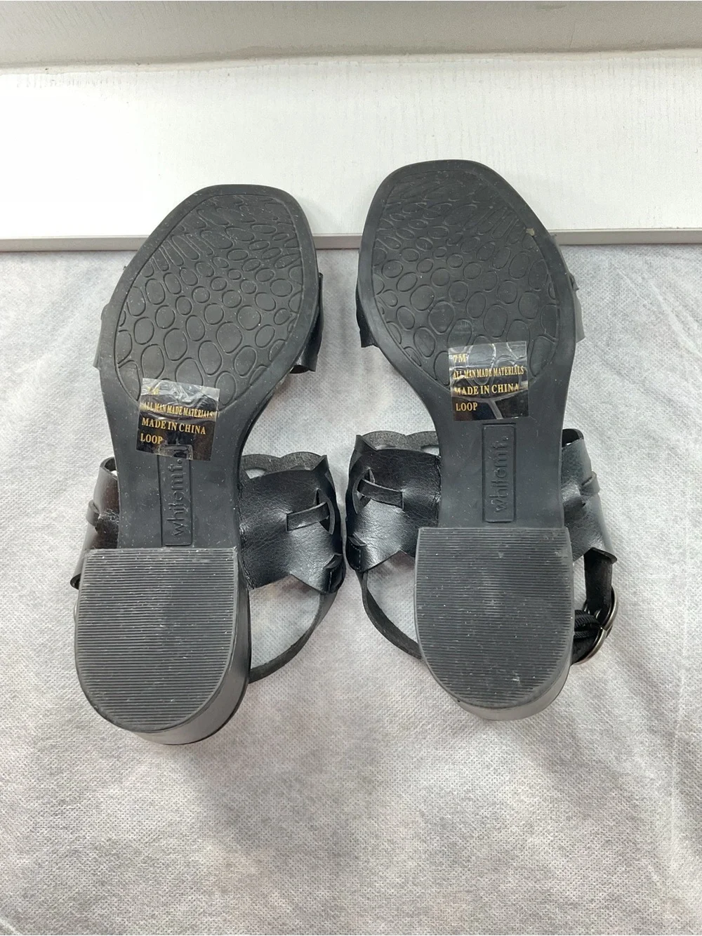 White Mt. Black Laser Cutout Leather Sandals Block Heels Classic Minimalist Y2K